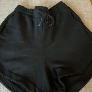 Varley Keely doublesoft high-rise shorts in Black, small